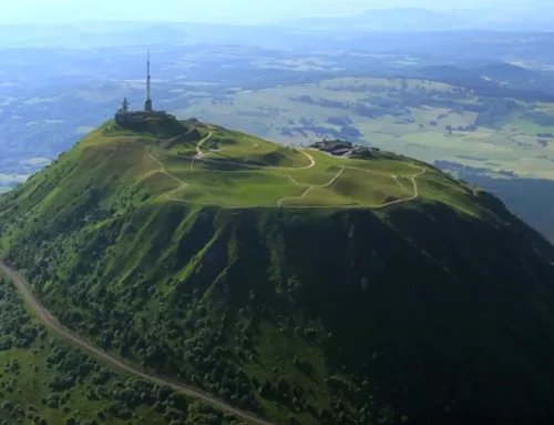 Des Racines et des Ailes – Du Puy-de-Dôme au Cantal, la terre des volcans